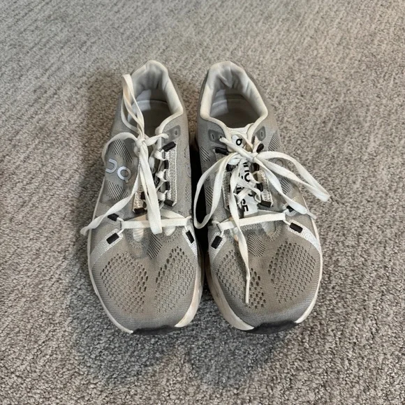 Oncloud running - Picture 1 of 2